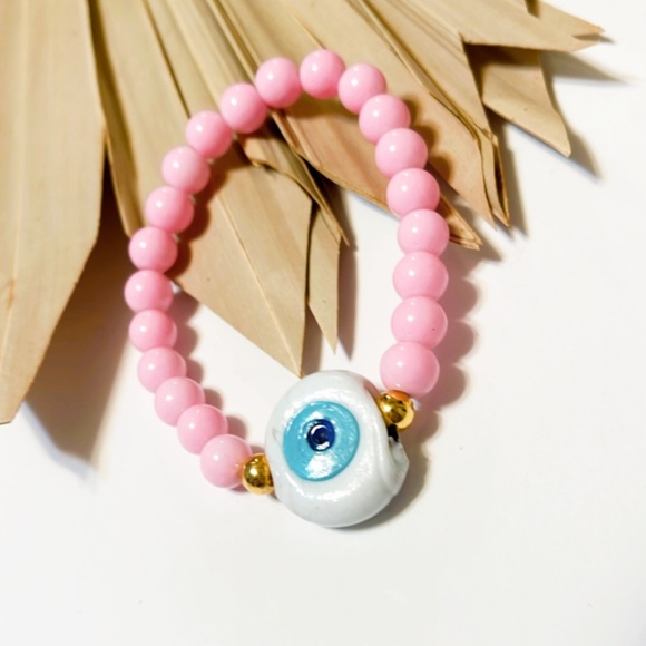 Pink beaded evil eye bracelet - Picture 3 of 4